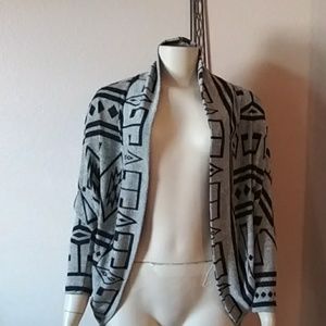 KAITLYN Cardigan, black, with a creamy brown color